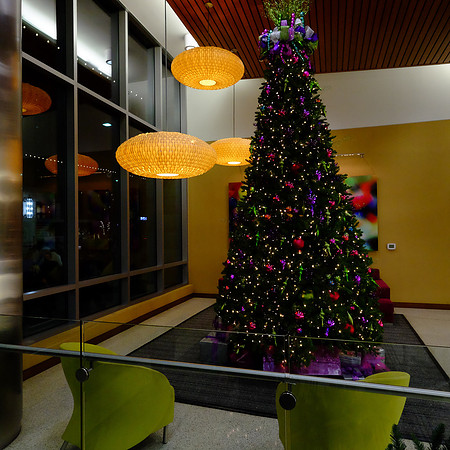 Corporate building lobby in Dallas, TX